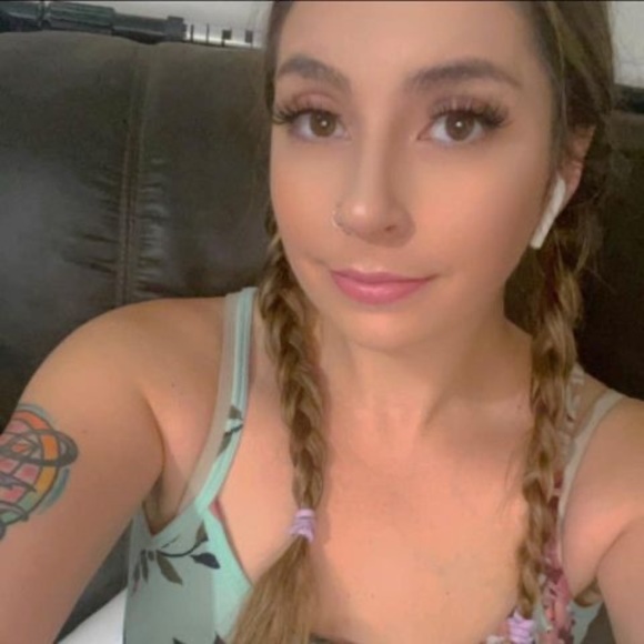 Meet your Posher, Christina - Picture 1 of 1